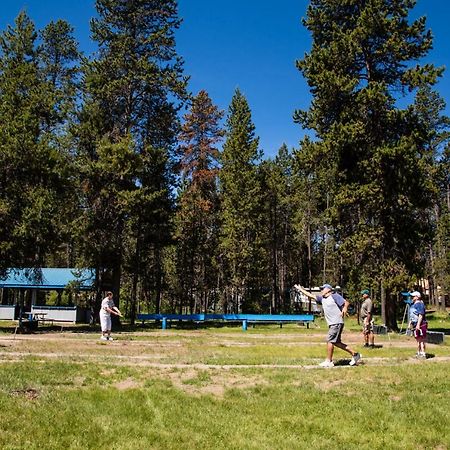 Bend-Sunriver Camping Resort Studio Cabin 6 Bagian luar foto
