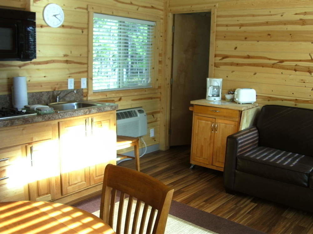 Bend-Sunriver Camping Resort Studio Cabin 6 Bagian luar foto