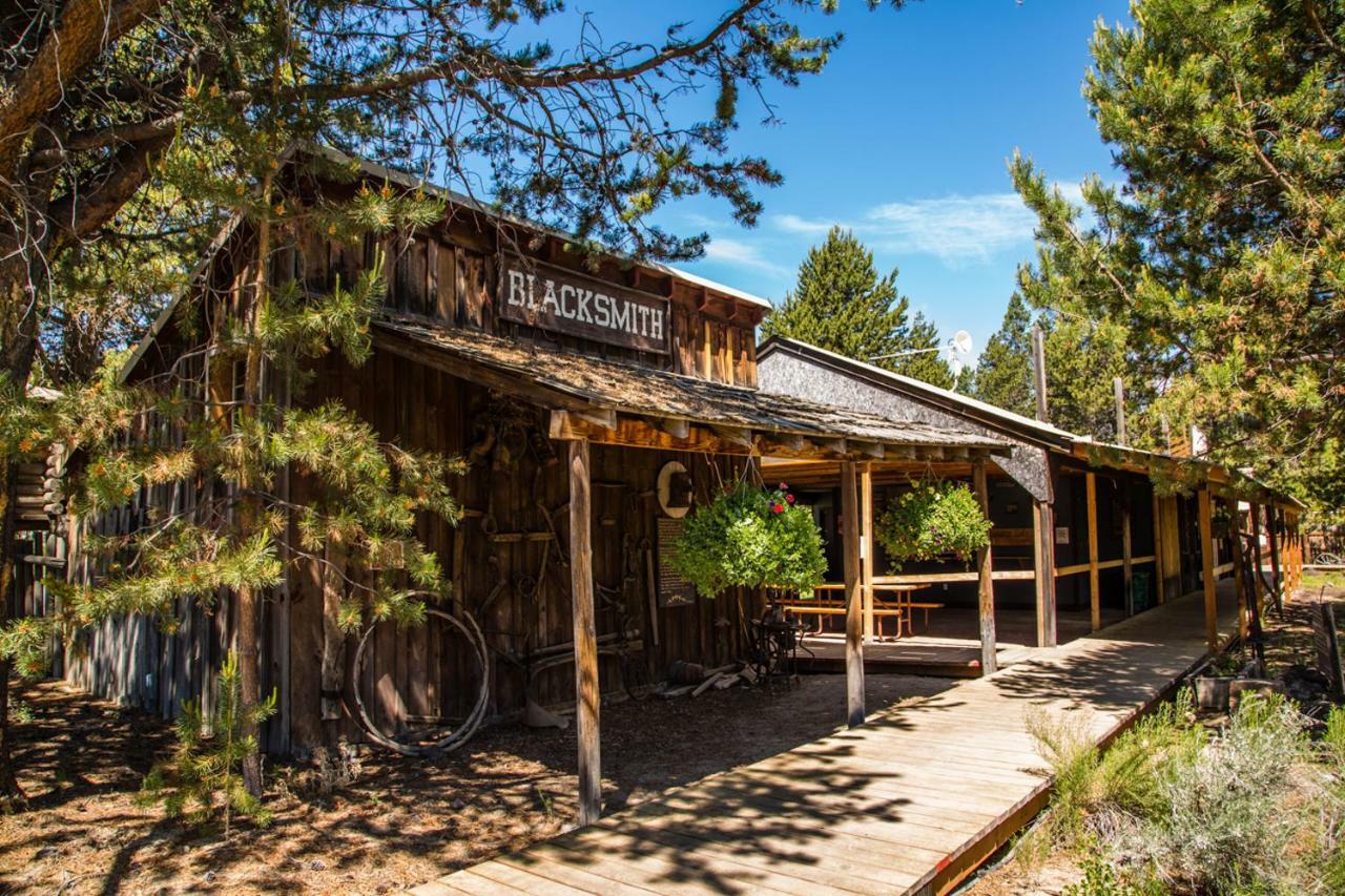 Bend-Sunriver Camping Resort Studio Cabin 6 Bagian luar foto